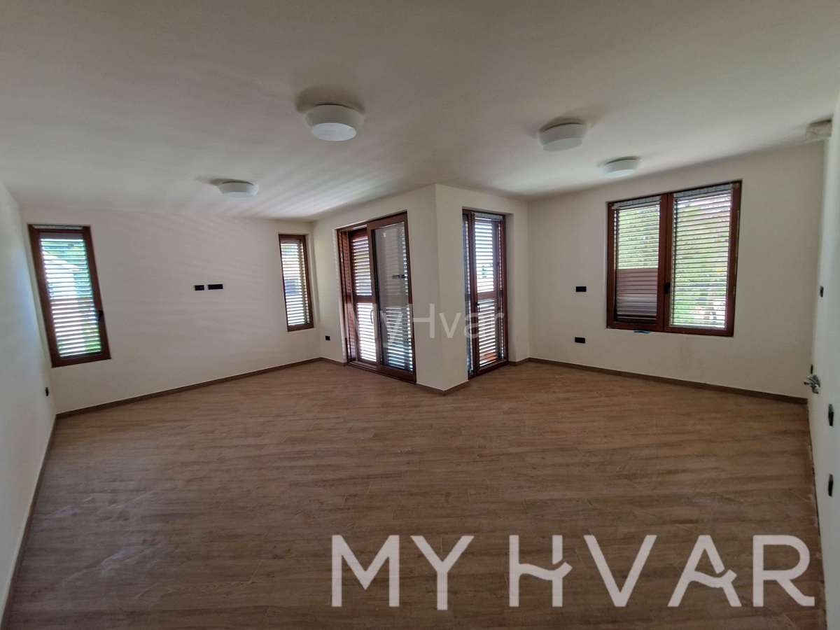 House For sale - SPLITSKO-DALMATINSKA JELSA