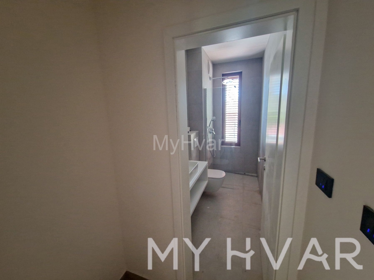 House For sale - SPLITSKO-DALMATINSKA JELSA