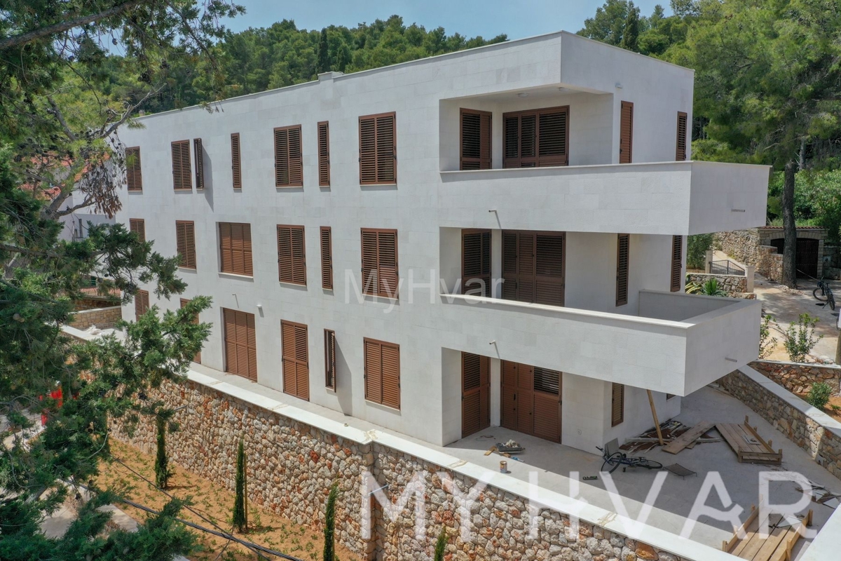 House For sale - SPLITSKO-DALMATINSKA JELSA