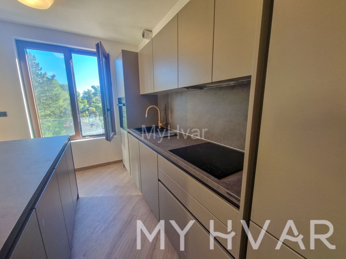 House For sale - SPLITSKO-DALMATINSKA JELSA
