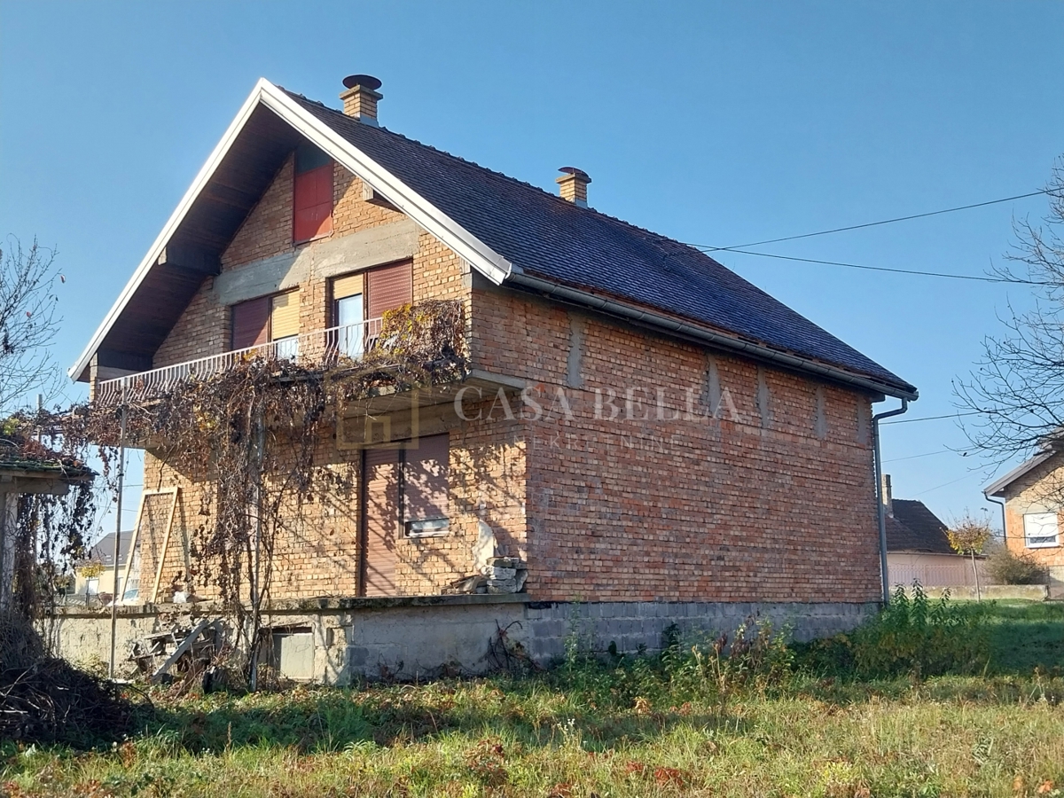 Kuća Na prodaju - OSJEČKO-BARANJSKA VALPOVO