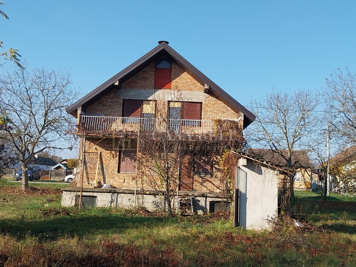 Kuća Na prodaju - OSJEČKO-BARANJSKA VALPOVO
