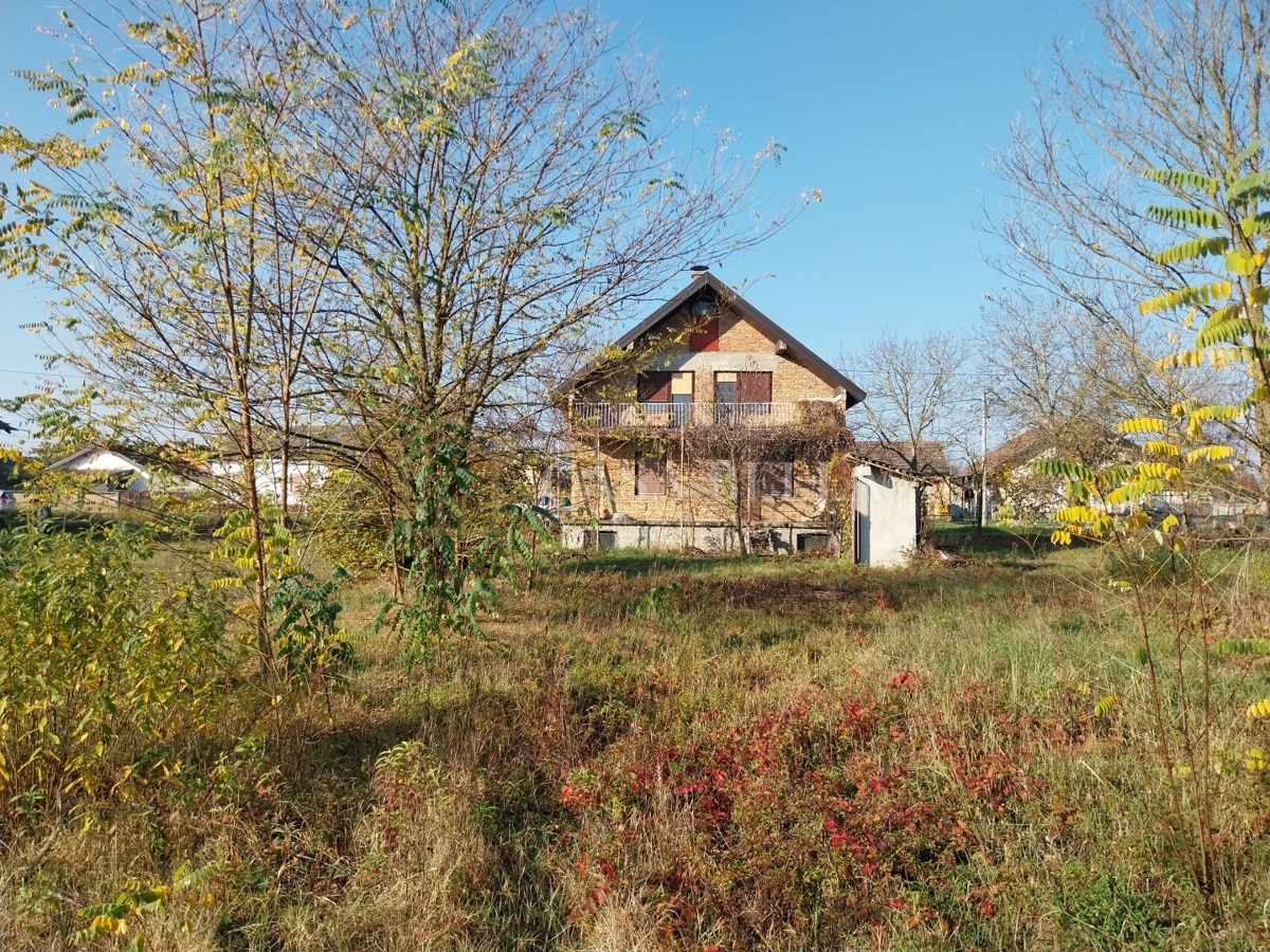 Kuća Na prodaju - OSJEČKO-BARANJSKA VALPOVO