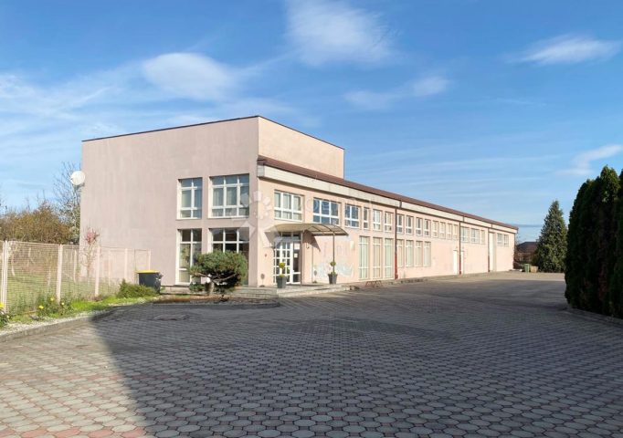 Komerčné na predaj 1100 m² – Sračinec