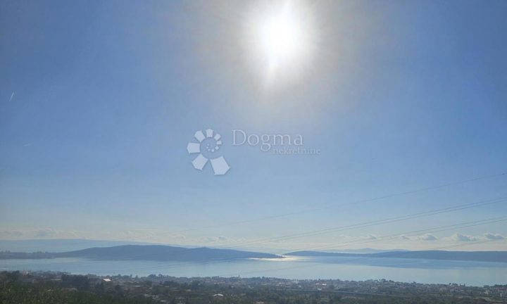 Parcela na predaj 700 m² – Kaštela