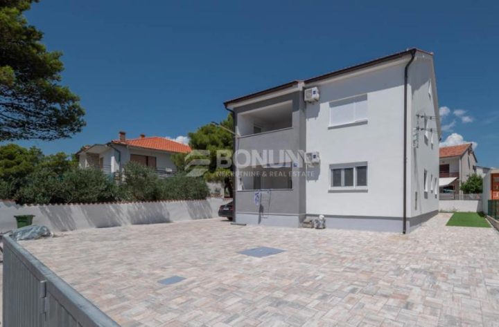Kuća na prodaju 216 m² – Vodice