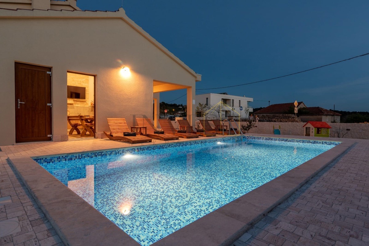 Haus Zu verkaufen - Splitsko-dalmatinska Trogir - foto 1/20