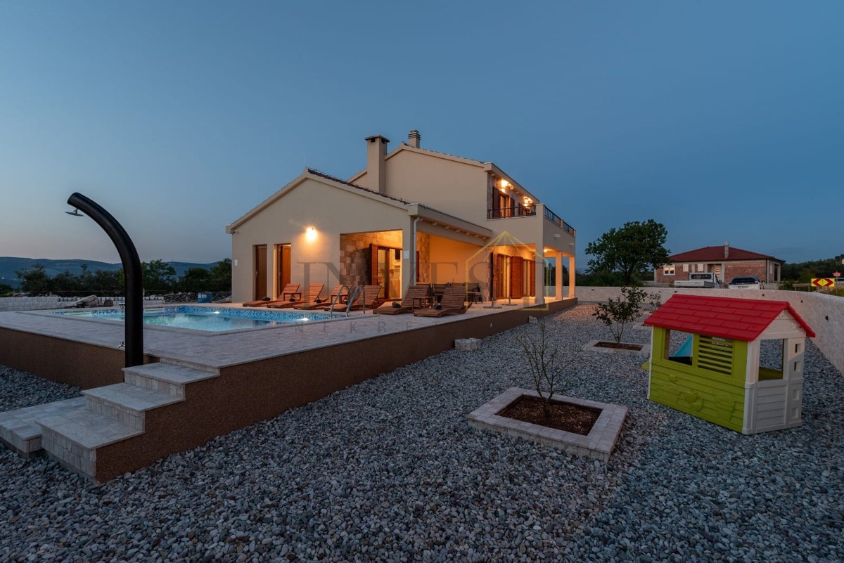 Haus Zu verkaufen - SPLITSKO-DALMATINSKA TROGIR