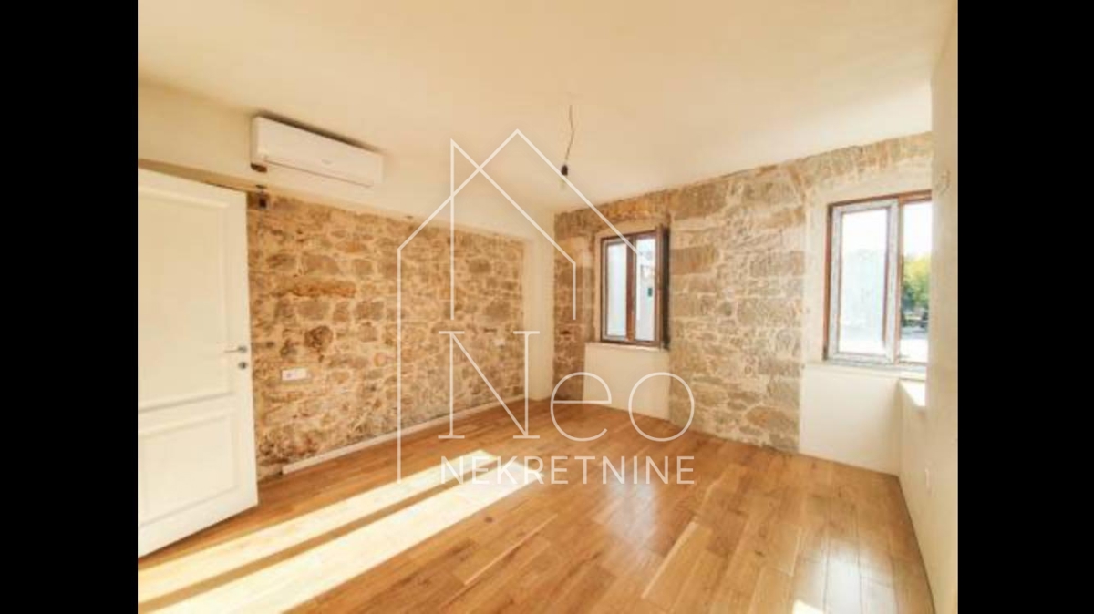House For sale - ŠIBENSKO-KNINSKA VODICE