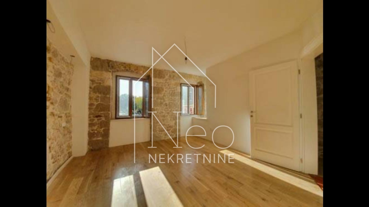 House For sale - ŠIBENSKO-KNINSKA VODICE