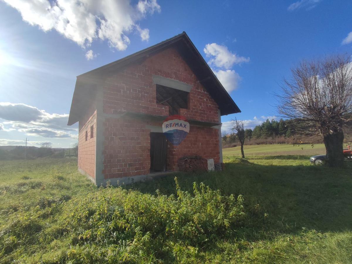 Hiša Na predaj - KARLOVAČKA BARILOVIĆI