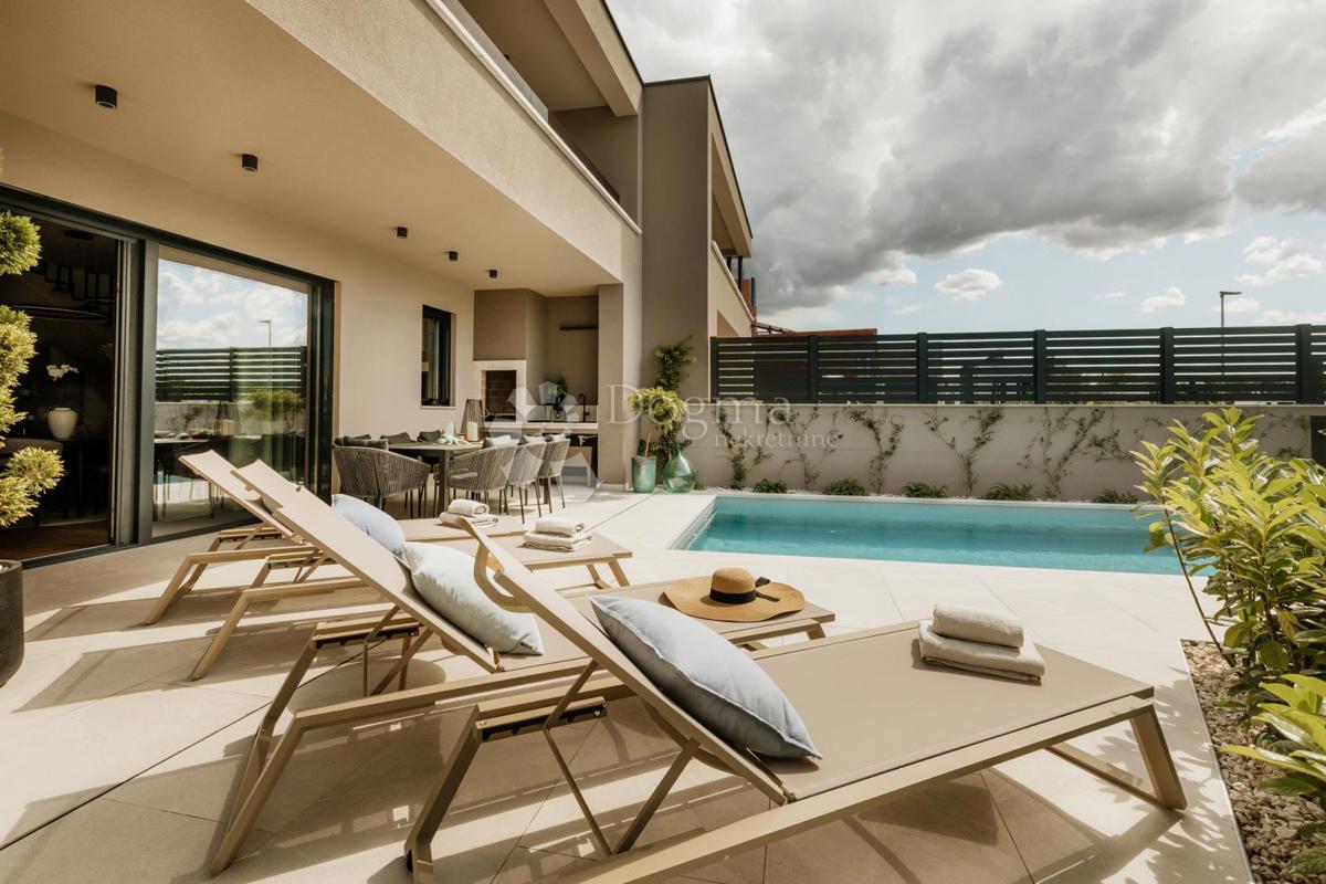 Maison À vendre - ISTARSKA TAR-VABRIGA