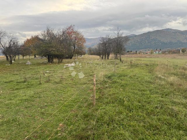 Parcela na predaj 10001 m² – Otočac