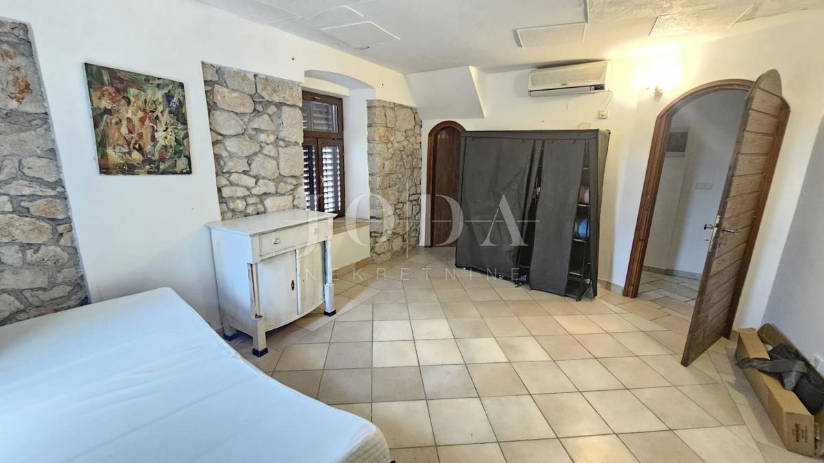 Kuća Na prodaju - PRIMORSKO-GORANSKA CRIKVENICA