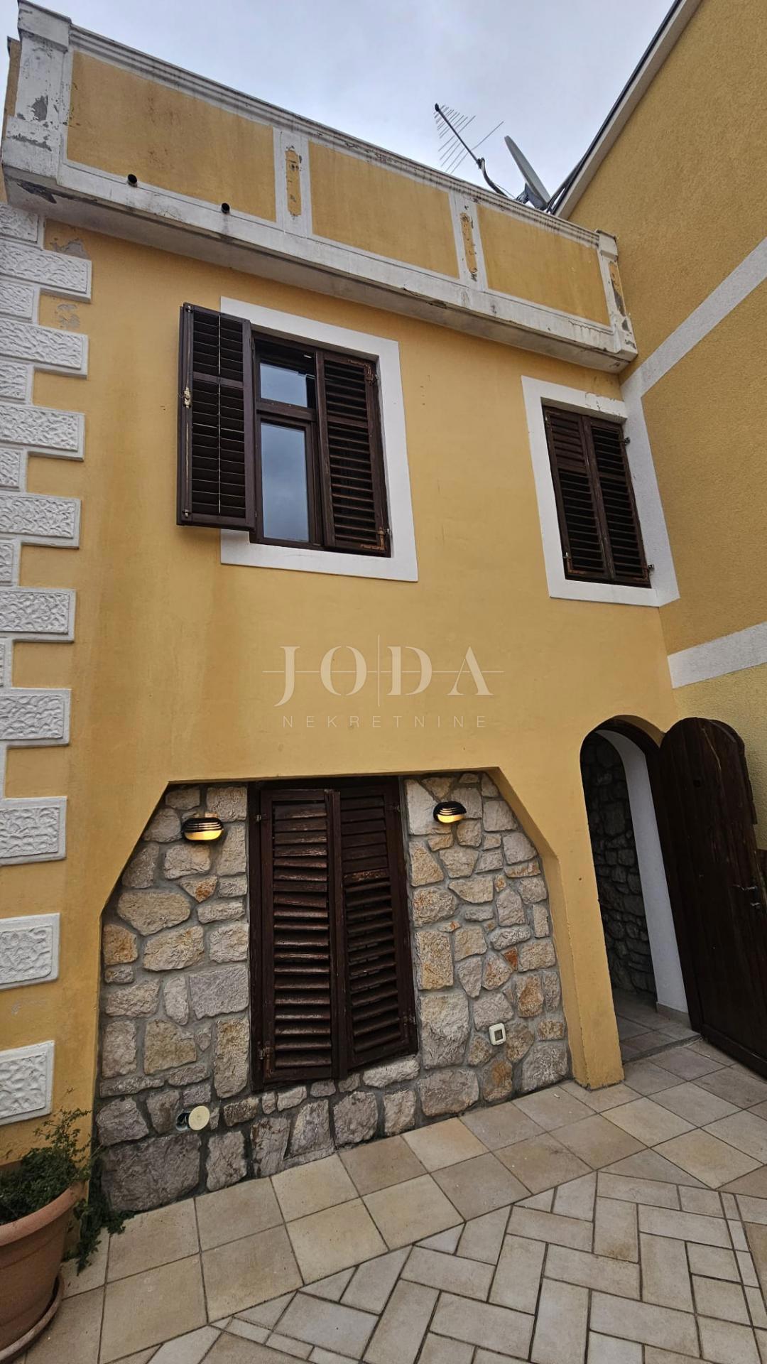 Kuća Na prodaju - PRIMORSKO-GORANSKA CRIKVENICA