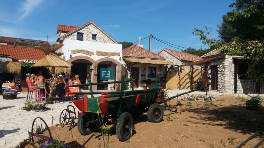 Gewerbefläche Zu verkaufen - ŠIBENSKO-KNINSKA VODICE