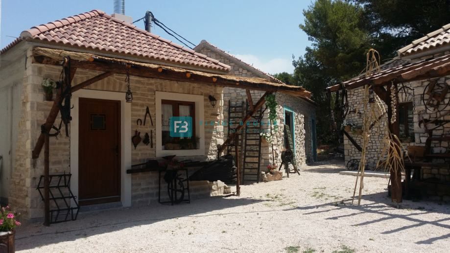 Gewerbefläche Zu verkaufen - ŠIBENSKO-KNINSKA VODICE