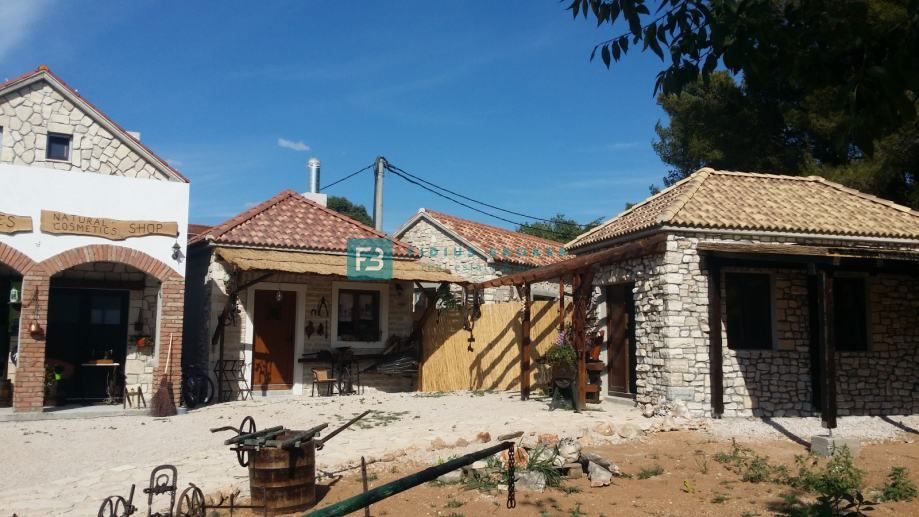 Gewerbefläche Zu verkaufen - ŠIBENSKO-KNINSKA VODICE
