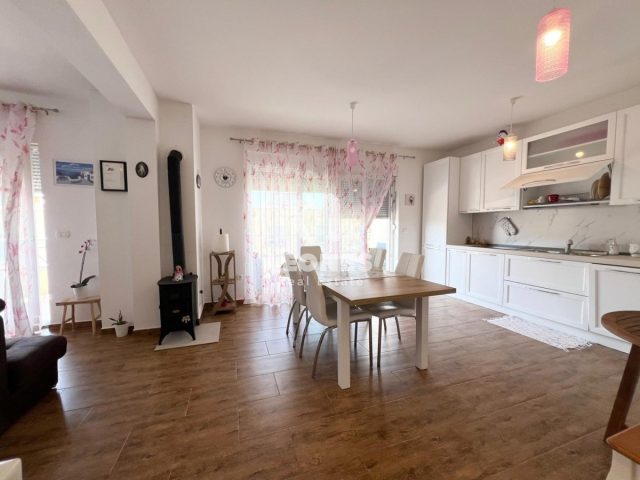 Stan na prodaju 120 m² – Novigrad