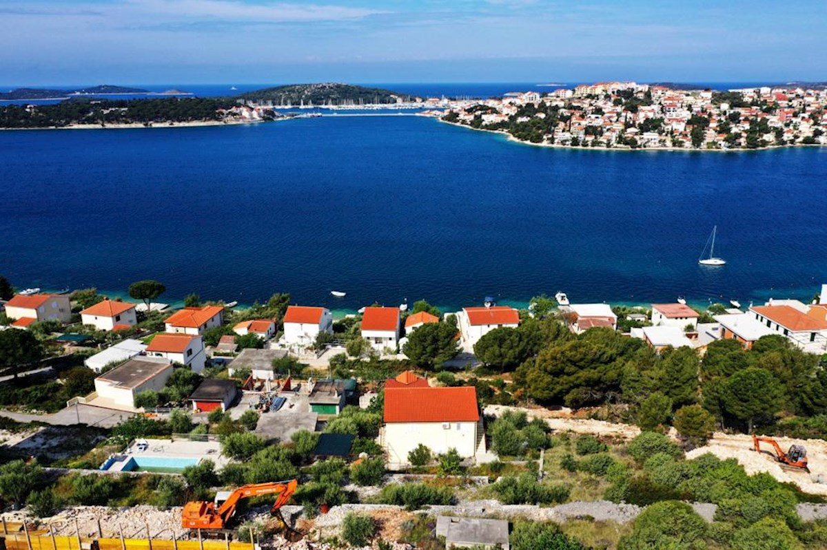 Kuća Na prodaju - ŠIBENSKO-KNINSKA ROGOZNICA
