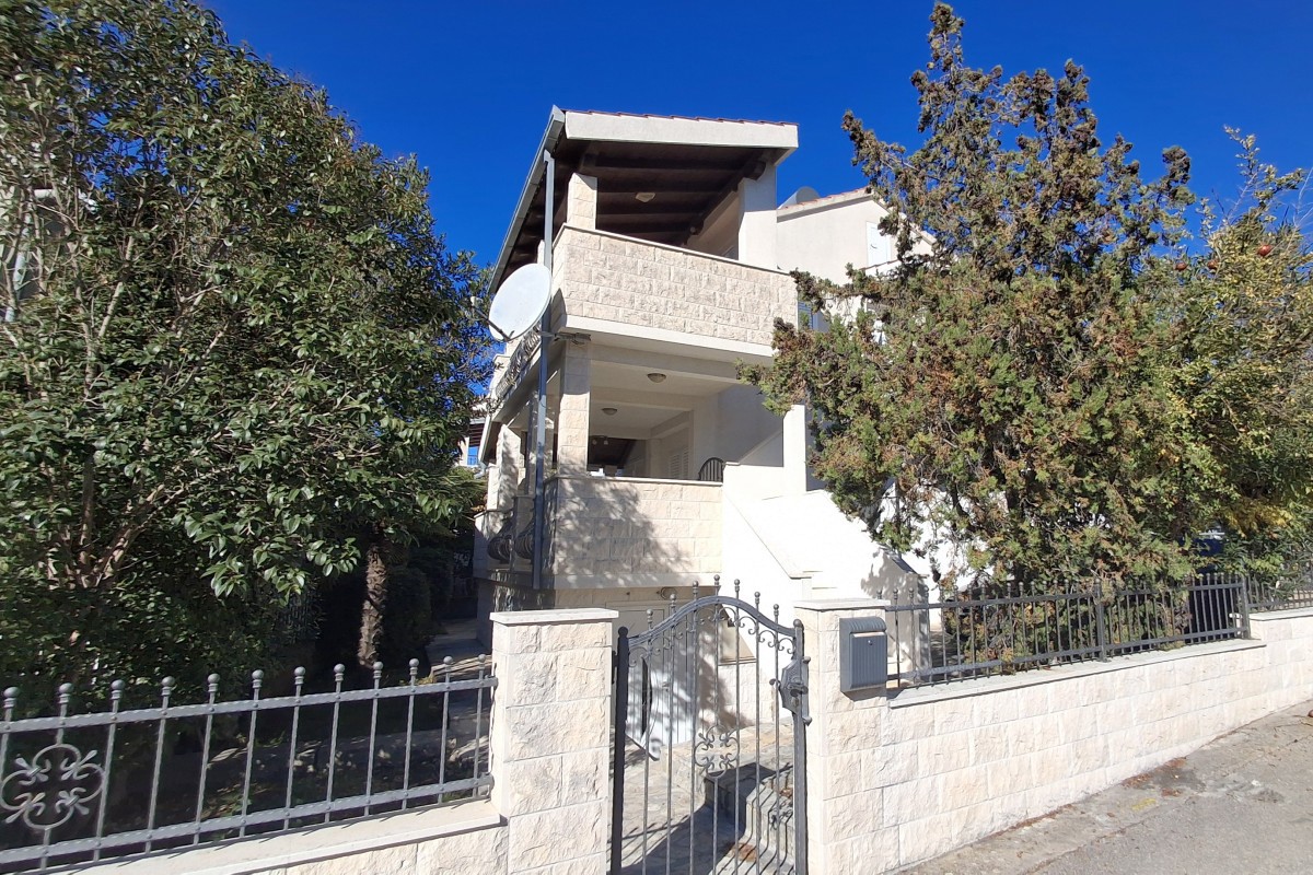 Casa In vendita - šibensko-kninska Rogoznica - foto 1/19