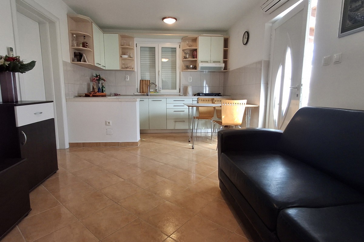 Casa In vendita - ŠIBENSKO-KNINSKA ROGOZNICA