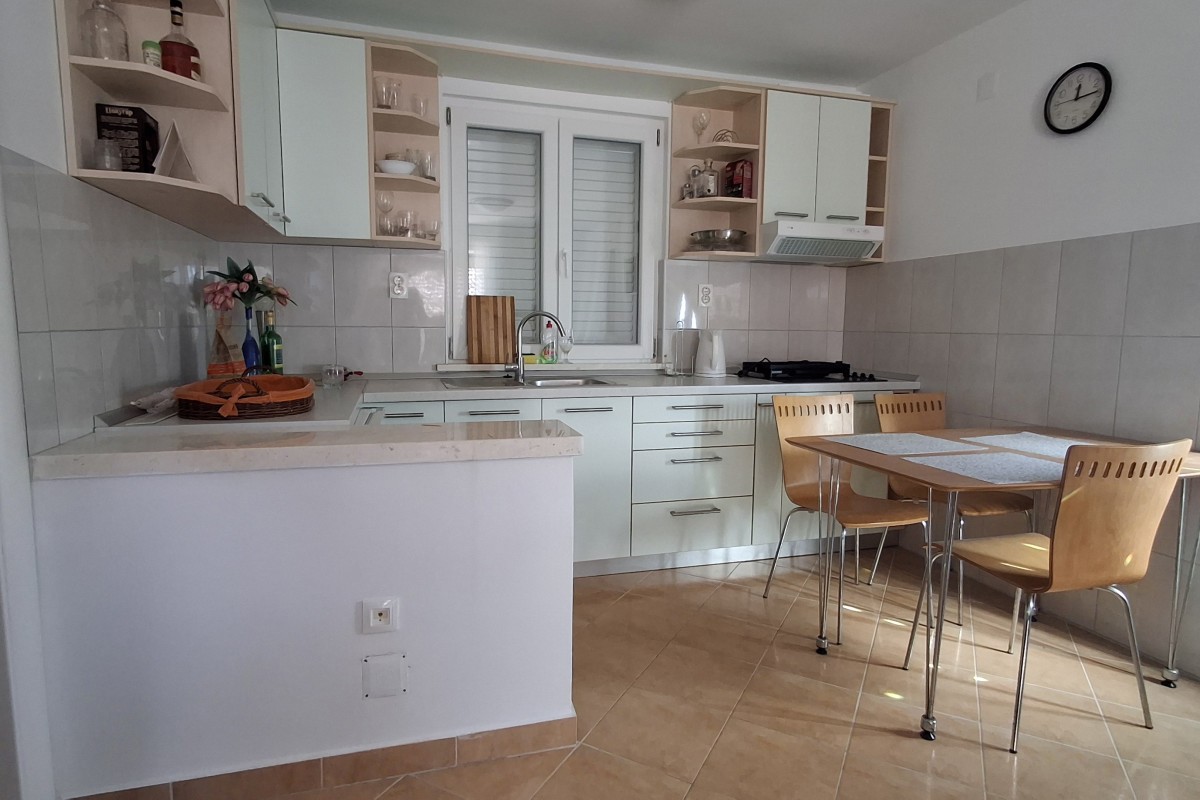 Casa In vendita - ŠIBENSKO-KNINSKA ROGOZNICA