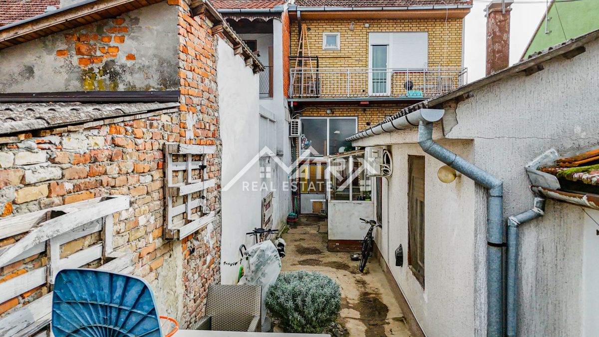 House For sale - OSJEČKO-BARANJSKA OSIJEK