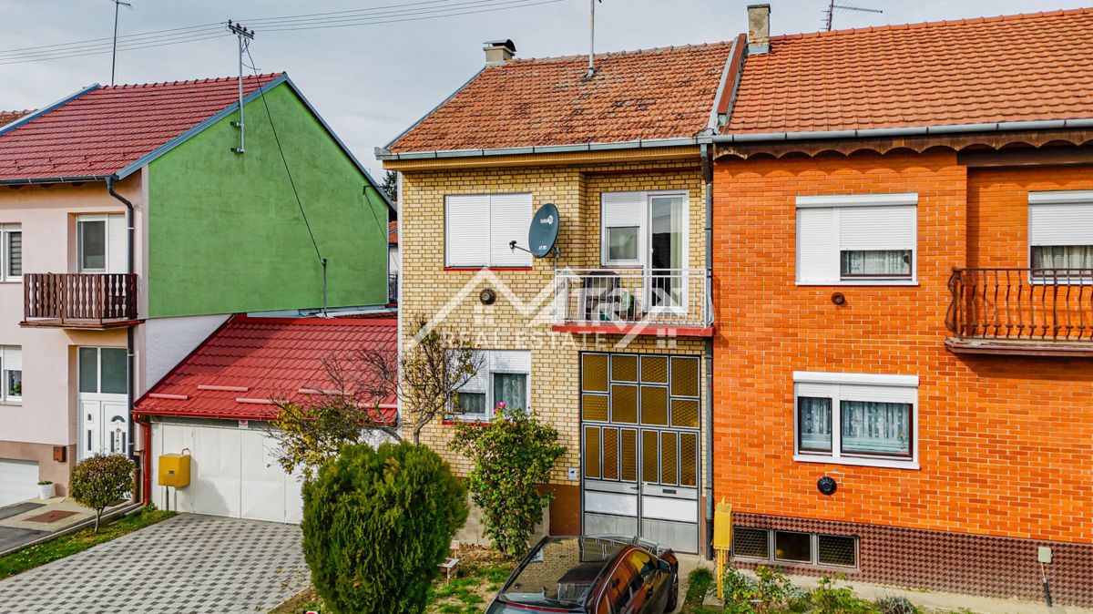 House For sale - OSJEČKO-BARANJSKA OSIJEK