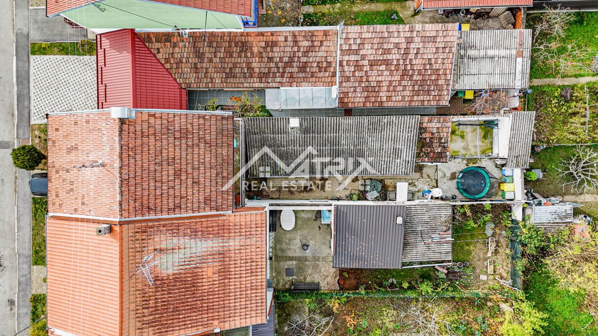 House For sale - OSJEČKO-BARANJSKA OSIJEK
