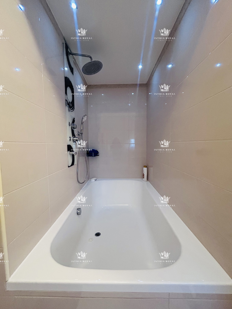 Flat For sale - ISTARSKA NOVIGRAD