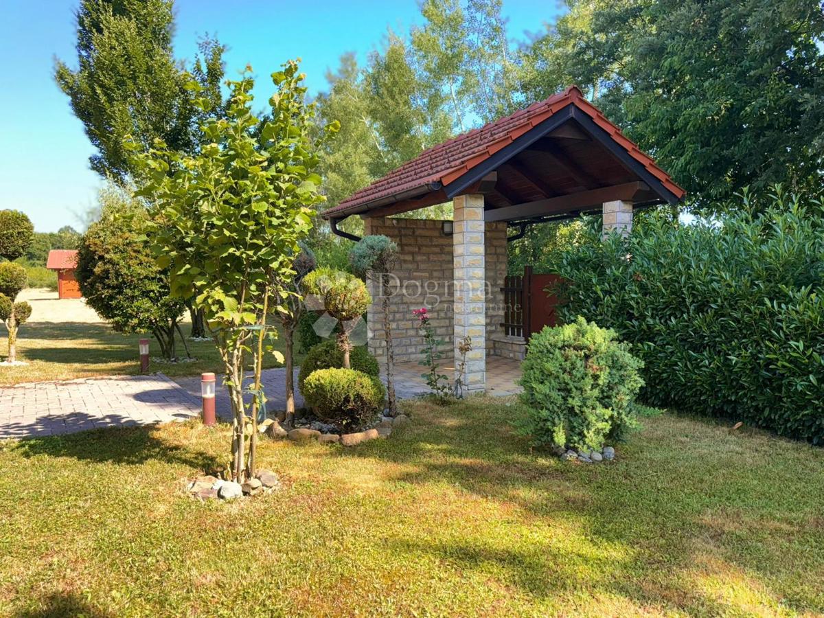 Haus Zu verkaufen - LIČKO-SENJSKA LOVINAC