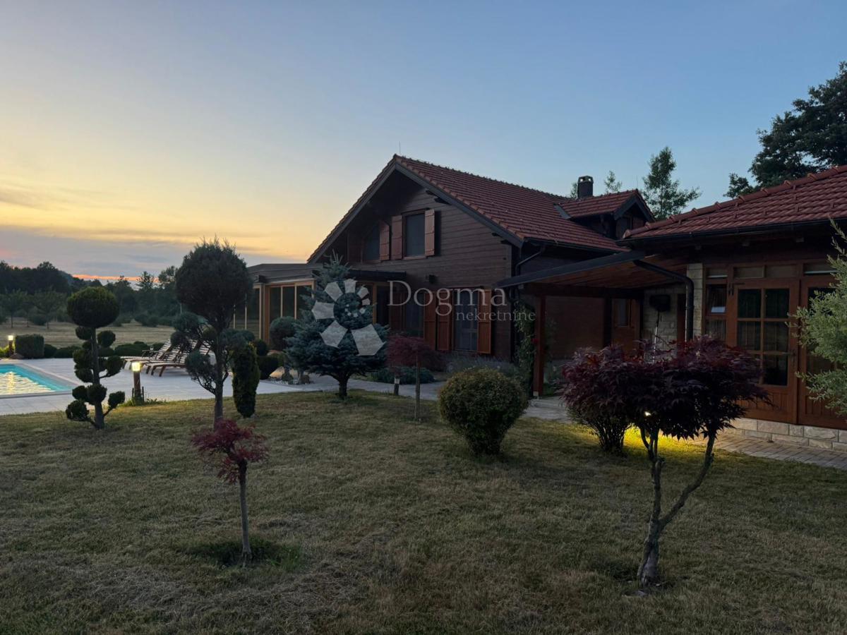 Haus Zu verkaufen - LIČKO-SENJSKA LOVINAC