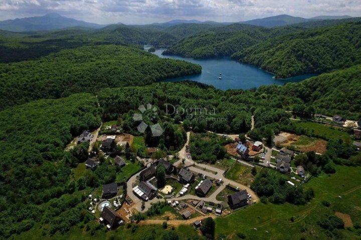 Zemljište na prodaju 6661 m² – Plitvička Jezera