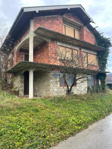 Kuća na prodaju 270 m² – Krapina