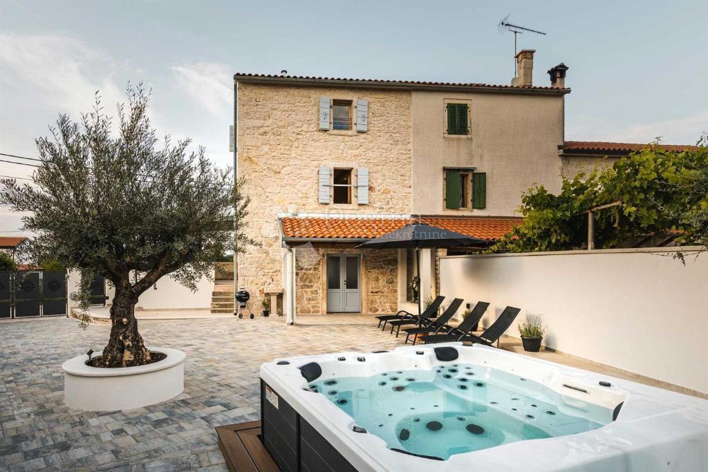 Casa In vendita - Istarska Poreč - foto 1/25