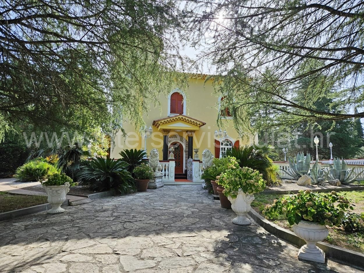 House For sale - šibensko-kninska šibenik - foto 2/40