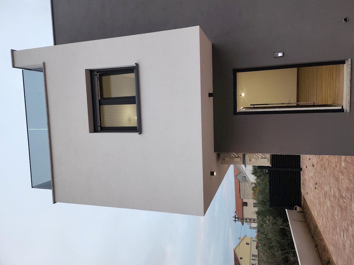 House For sale - ŠIBENSKO-KNINSKA VODICE