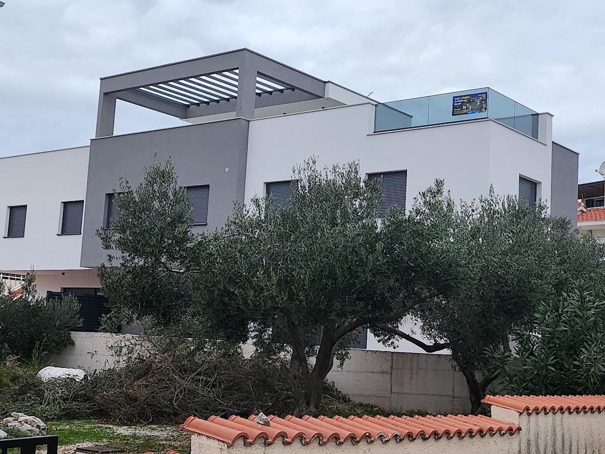 House For sale - ŠIBENSKO-KNINSKA VODICE