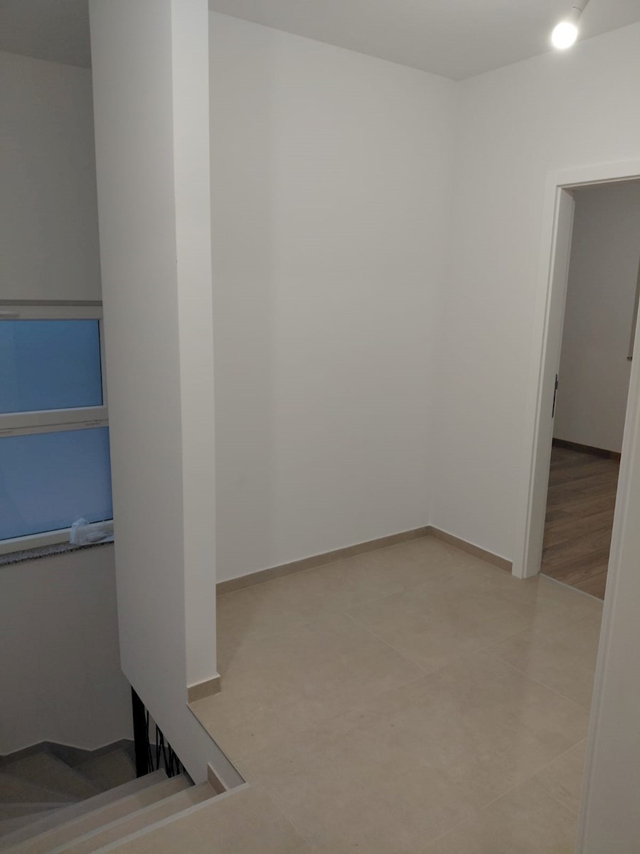 House For sale - ŠIBENSKO-KNINSKA VODICE