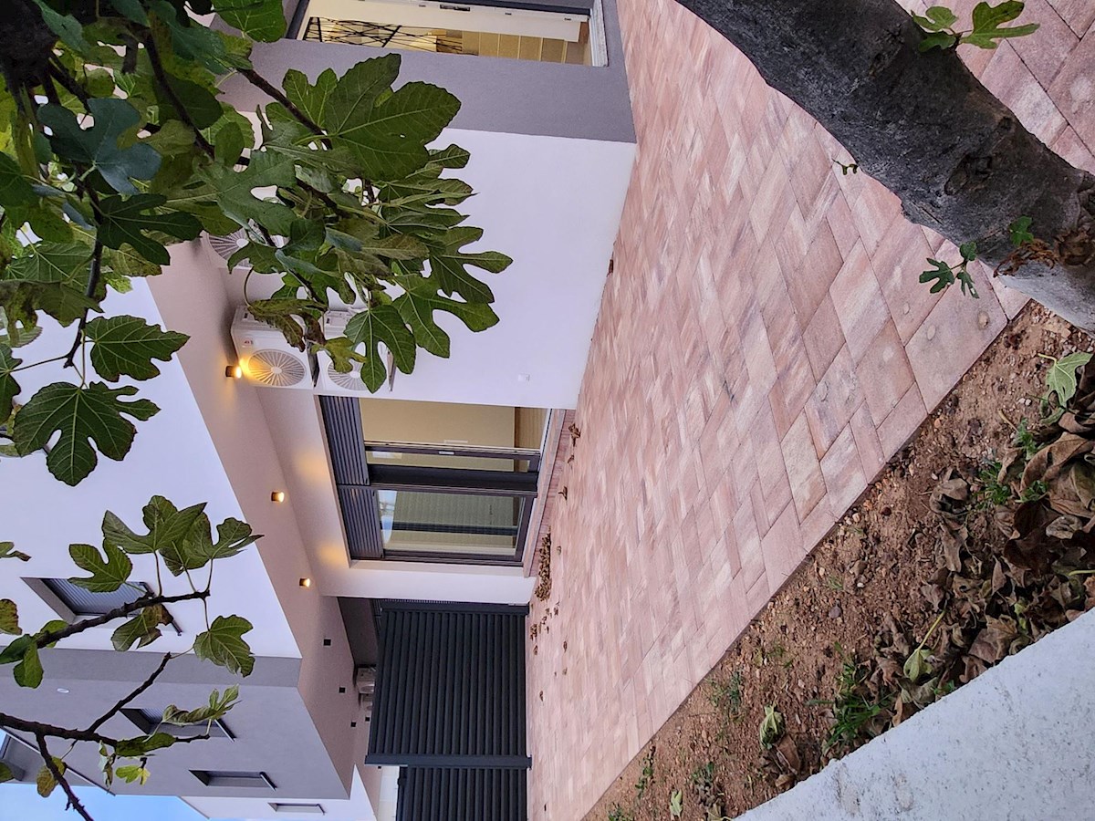 House For sale - ŠIBENSKO-KNINSKA VODICE