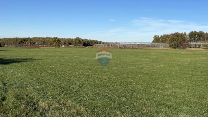 Zemljište na prodaju 32619 m² – Kaštelir