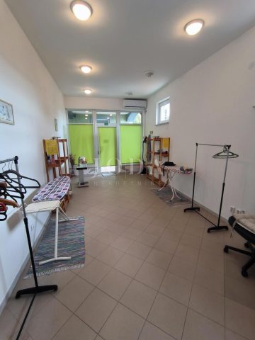 Locaux commerciaux à vendre 80 m² – Novi Vinodolski