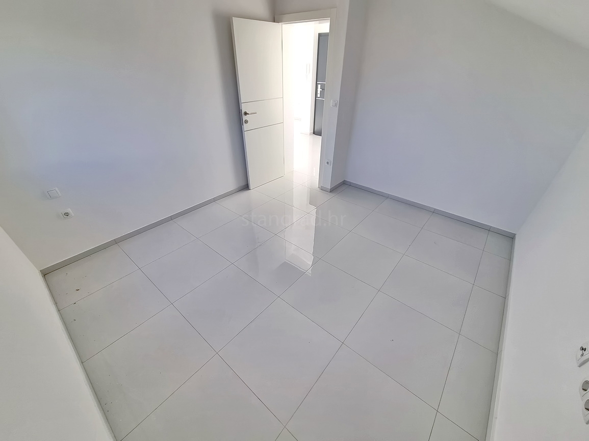 Stan Na prodaju - PRIMORSKO-GORANSKA CRIKVENICA