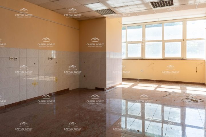 Lokal użytkowy do wynajęcia 53 m² – Pula