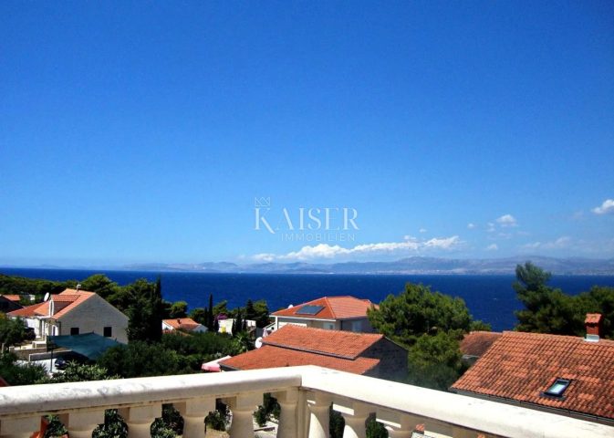 Hiša na predaj 300 m² – Supetar