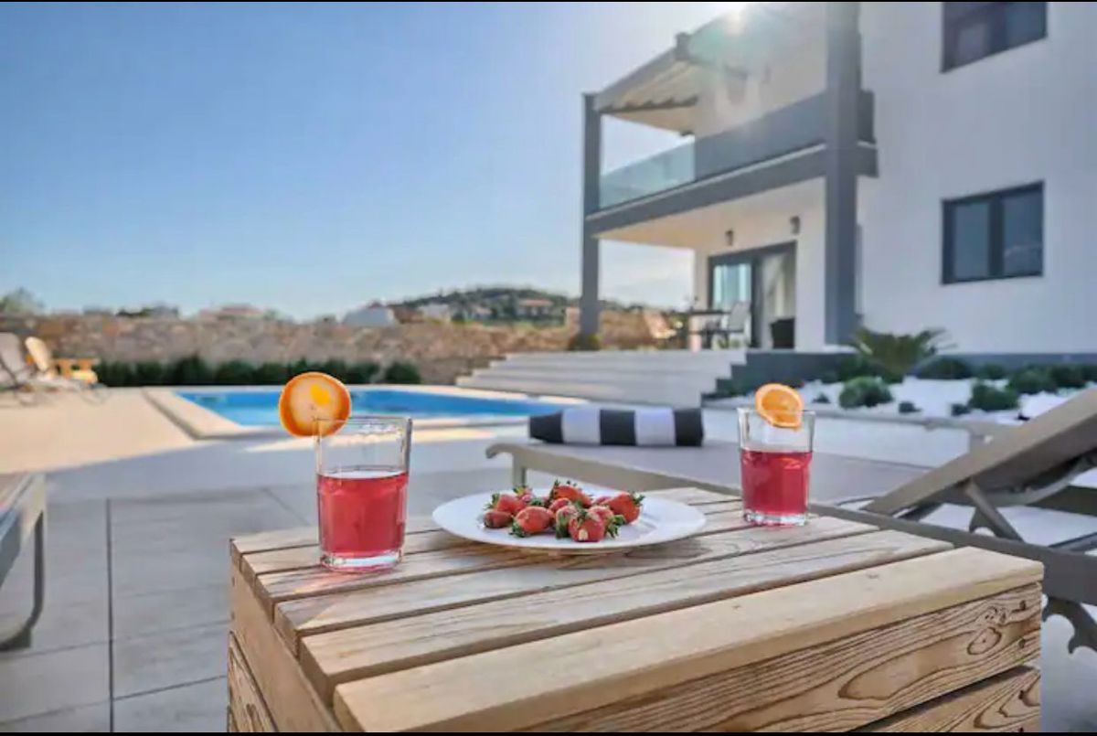 House For sale - ŠIBENSKO-KNINSKA VODICE