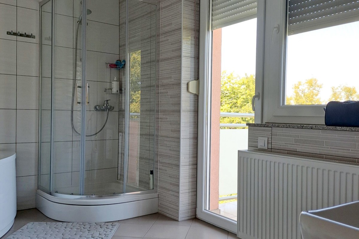 Casa In vendita - LIČKO-SENJSKA PLITVIČKA JEZERA