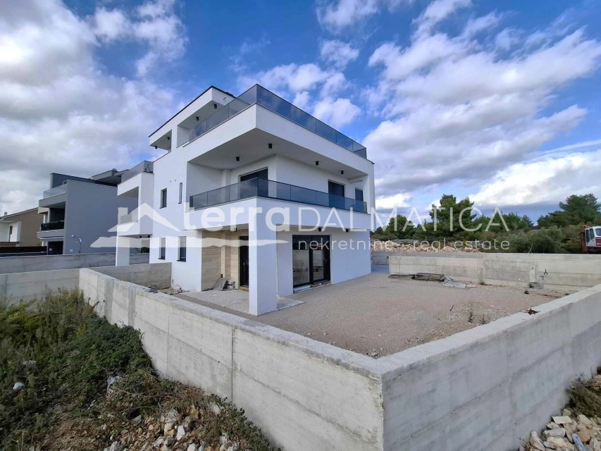 Casa In vendita - ŠIBENSKO-KNINSKA VODICE