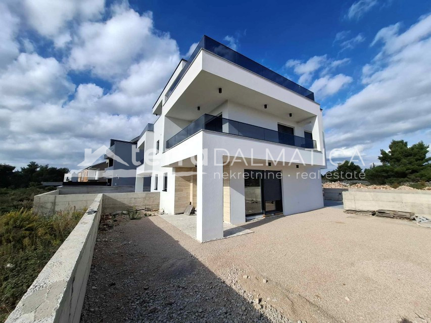Casa In vendita - ŠIBENSKO-KNINSKA VODICE